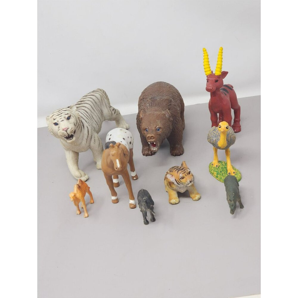 Vintage Wild Animal Figurines 9 Collectible‎ Toys Plastic Safari Zoo Models